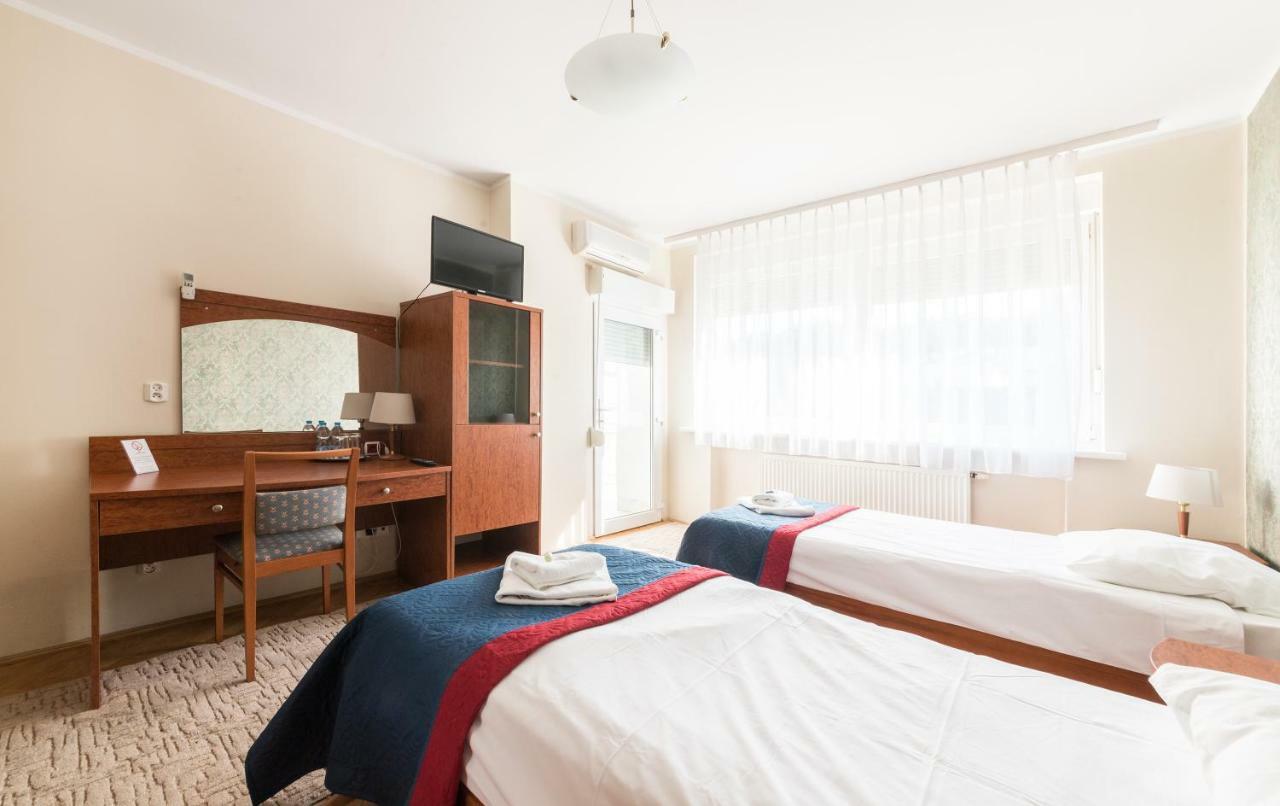 Bed and Breakfast Gosciniec Witomino à Gdynia Extérieur photo